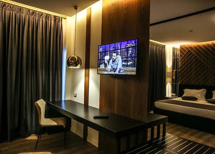 Mai Tai Mjull-Bethore