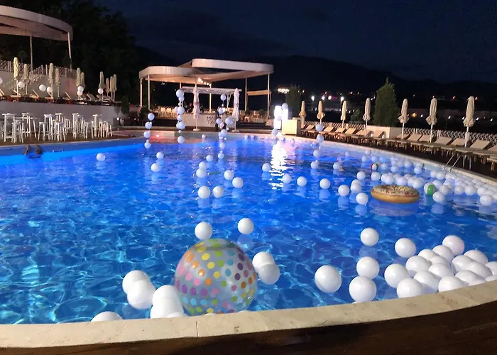 Mai Tai Mjull-Bethore