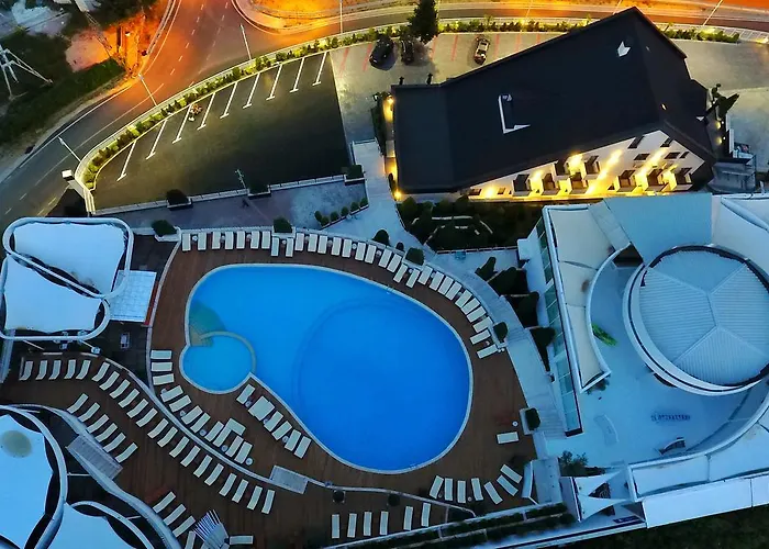 Mai Tai Mjull-Bethore